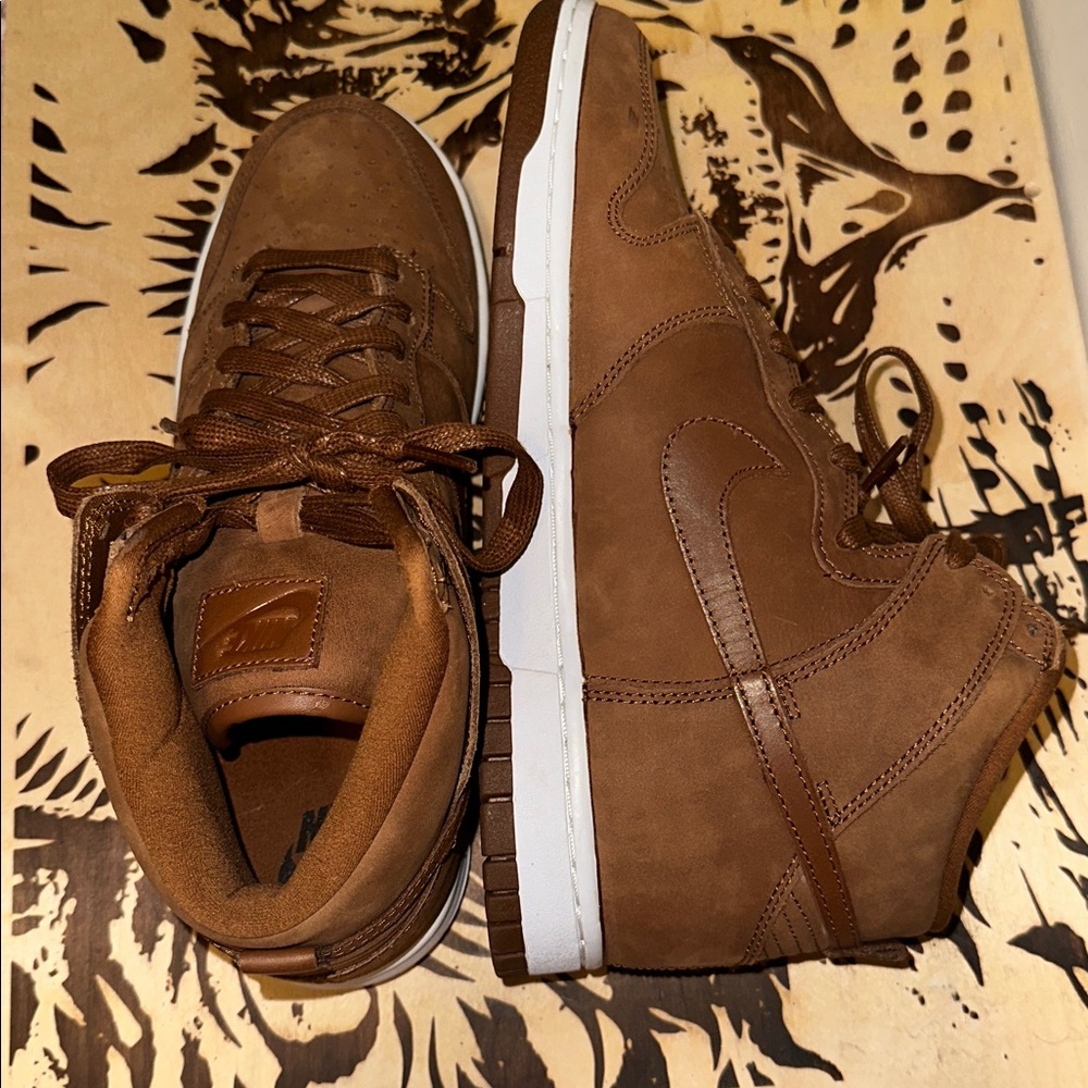 Nike Dunks High Top - Picture 6 of 6